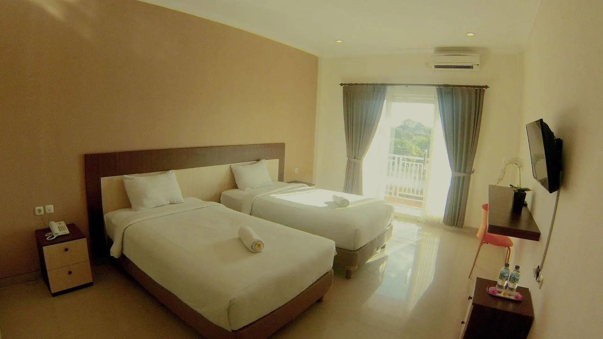 Oyo 90473 Gowin Hotel Kuta  Indonesia